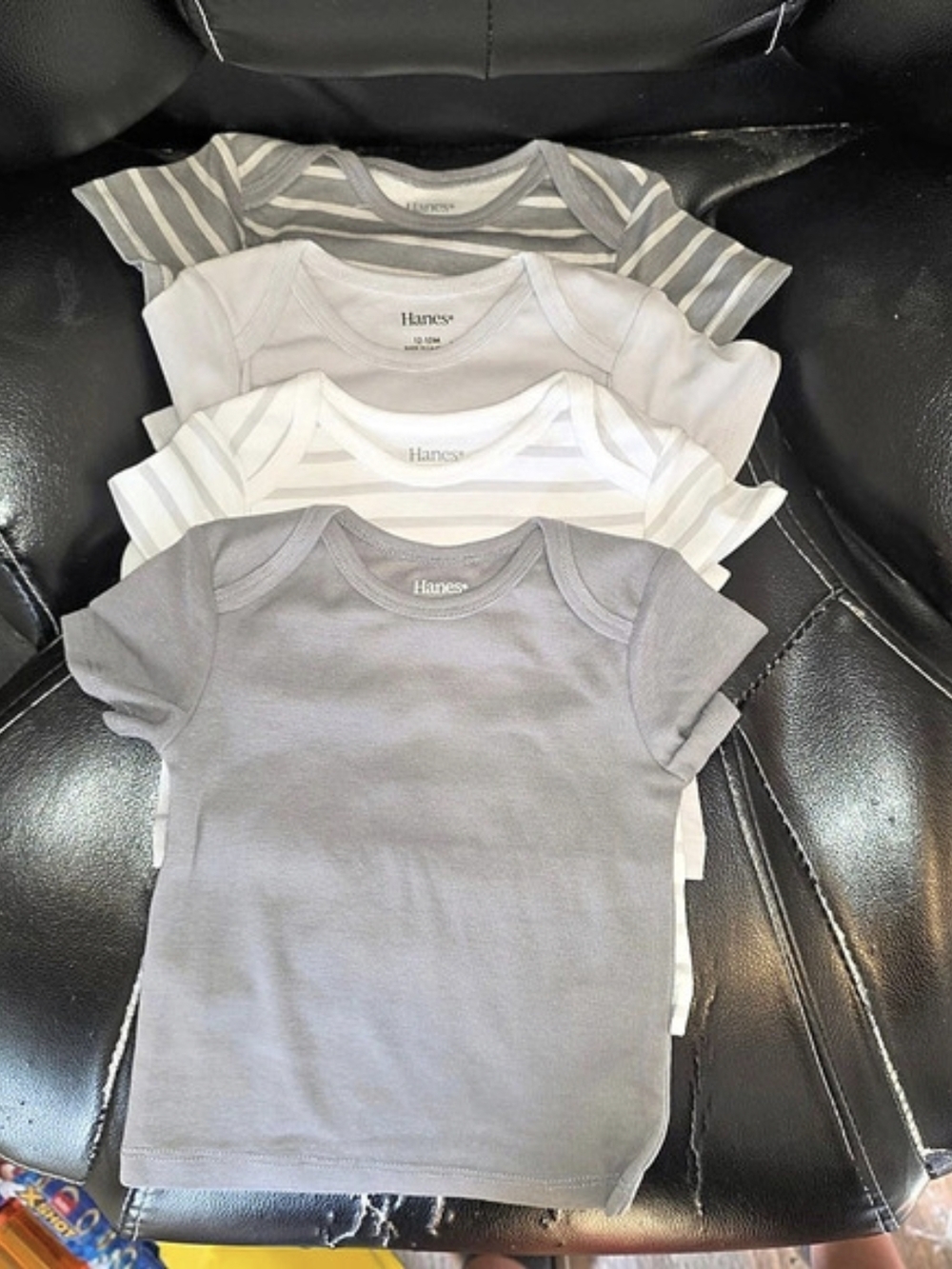 Hanes Baby 4-Piece Tees Gray & White Size 12M